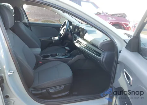 2025 Kia K4 Lxs из США, поврежденный, VIN 3KPFT4DE7SE213326